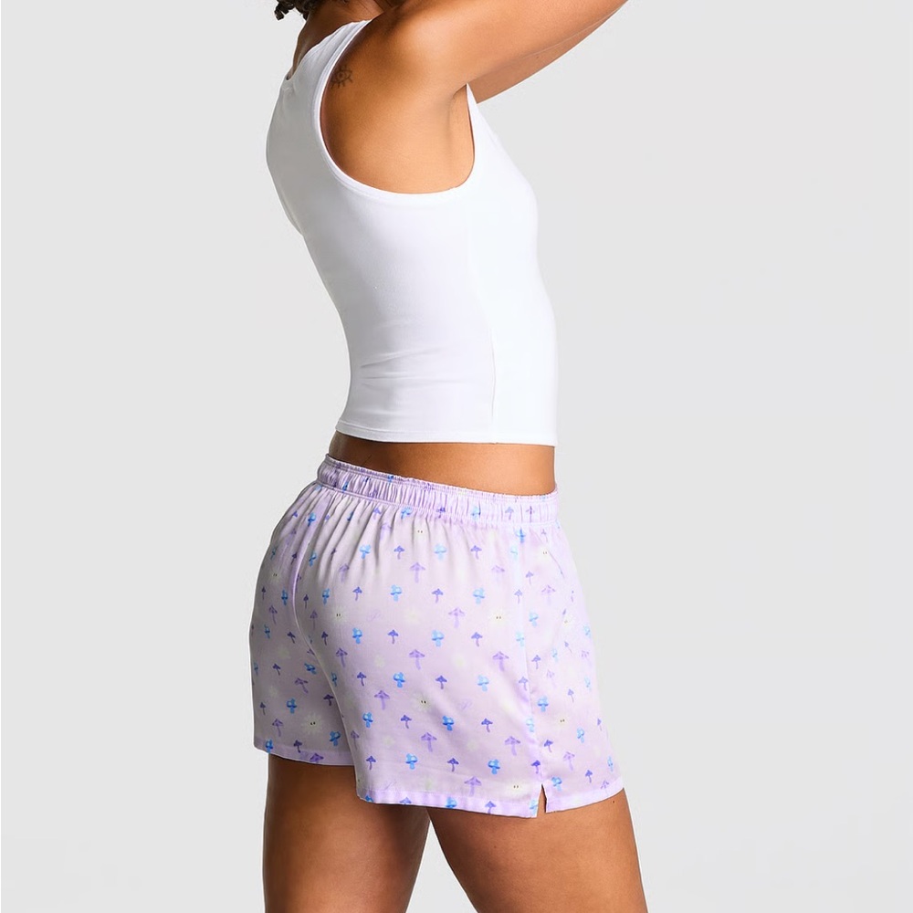 PINK
SILKY SLEEP BOXY PAJAMA SHORTS